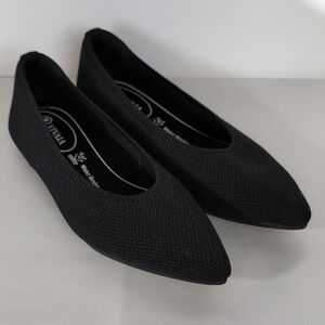 Vivaia Pointed Toe Flats